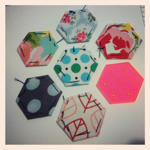 Squeeee - Mini Hexies along with my pink template!